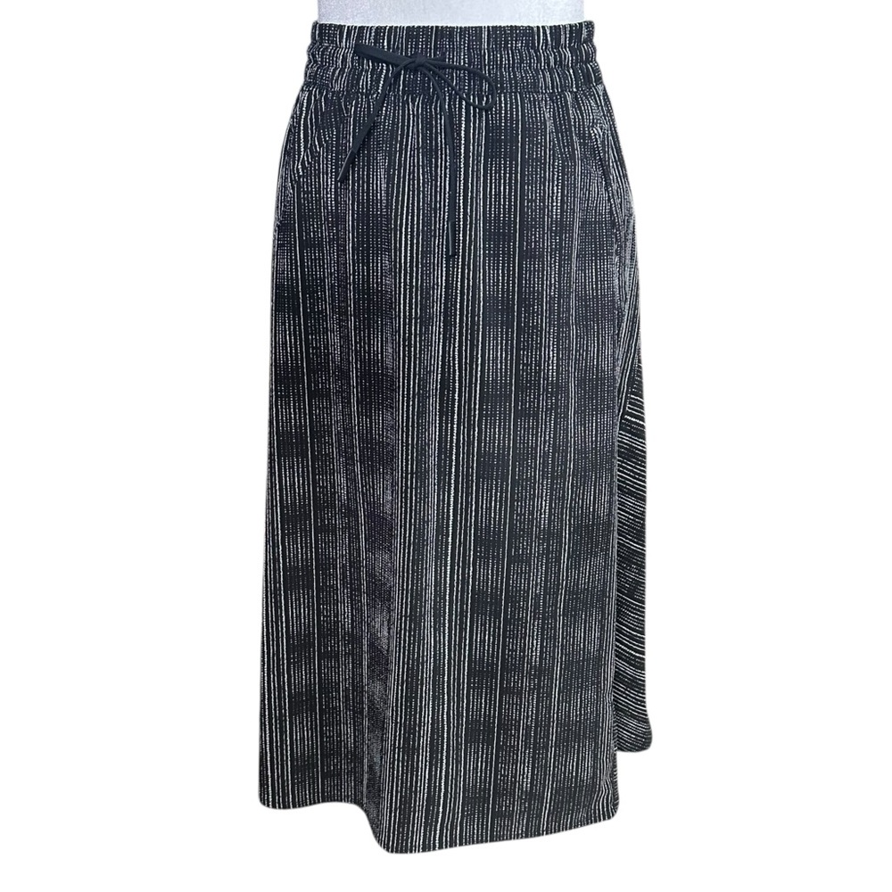 Athleta Arrival Midi Skirt in Amara Stripe Black. Size 2